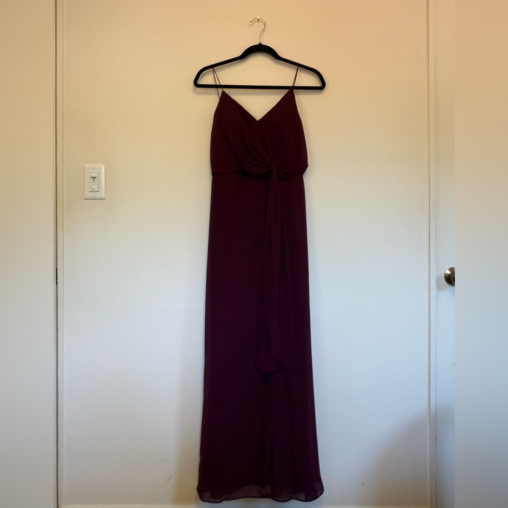 #Levkoff Burgundy Sleeveless Wedding Dress